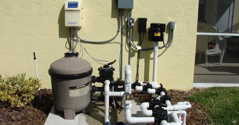 Air dans la pompe piscine : comment purger et éviter la panne