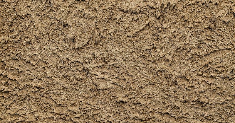 Comment fixer sur du crepi exterieur sans faire de degats