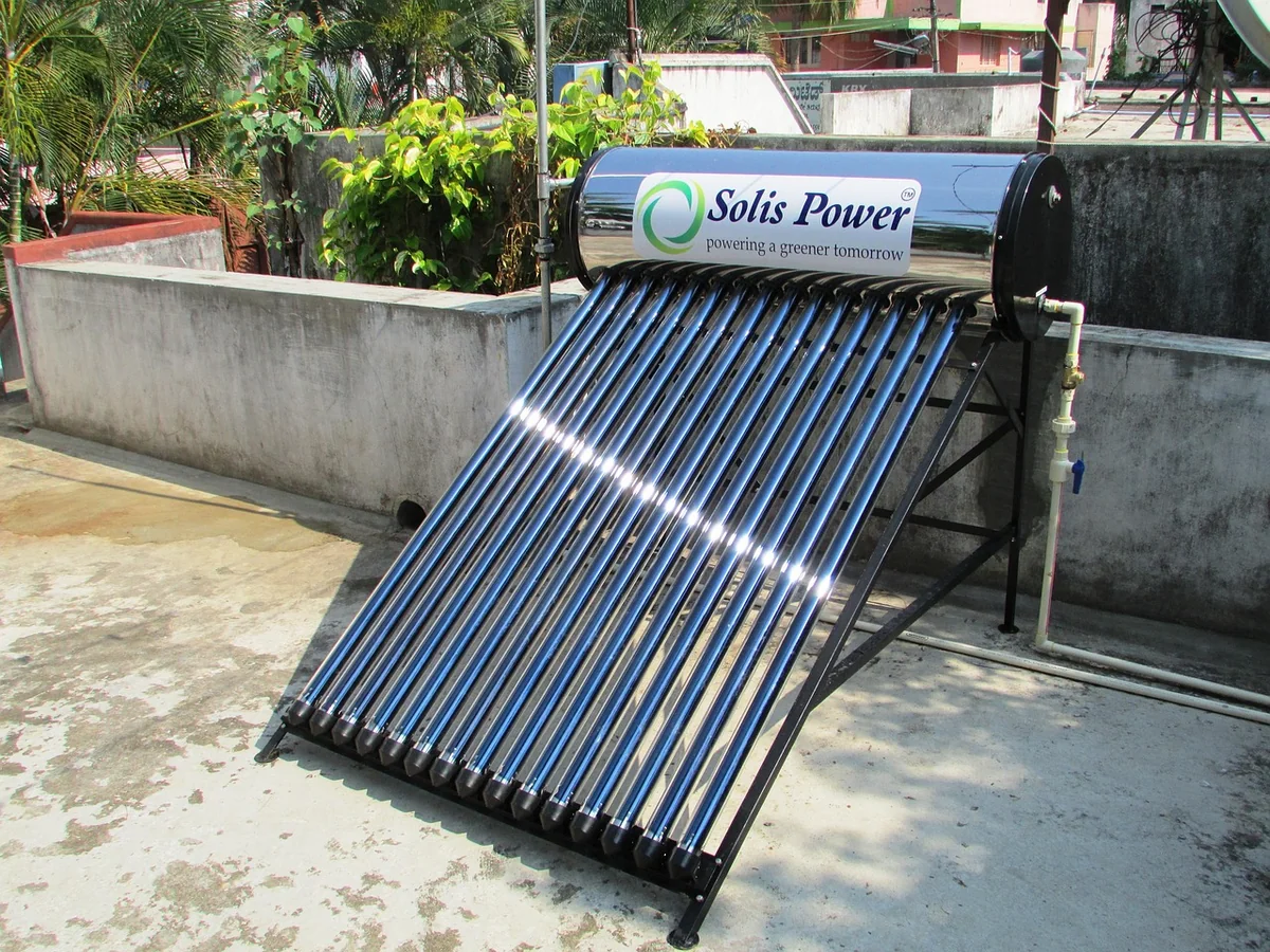 Transformez votre ballon électrique en chauffe-eau solaire en 2026 avec ce kit révolutionnaire