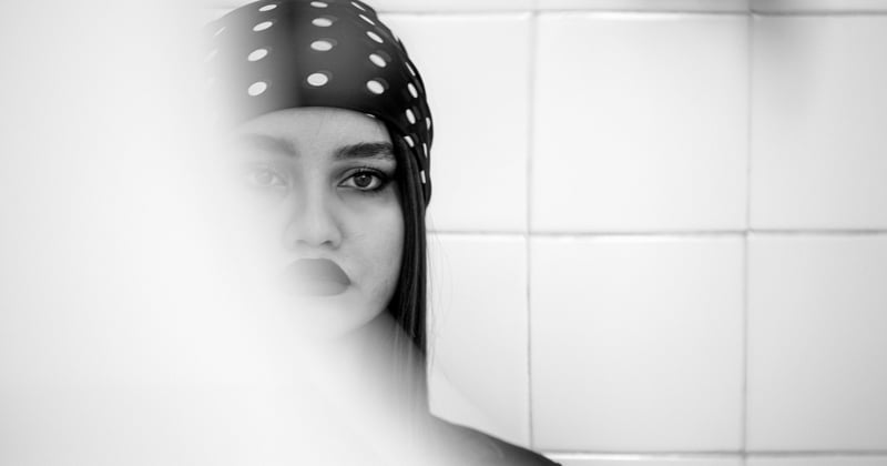 Les vers noirs dans vos toilettes : le signe alarmant à ne jamais ignorer